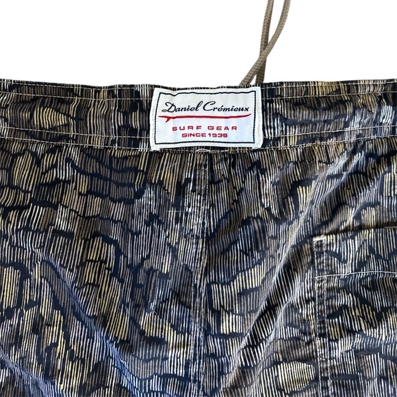 VTG Cremieux Patterned Gray, BlackBrown Surf Shorts, LG. Excellent condition. - Picture 5 of 8